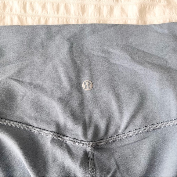 Lululemon Align High Rise Crop 21” Chambray sz 4 - Picture 6 of 6